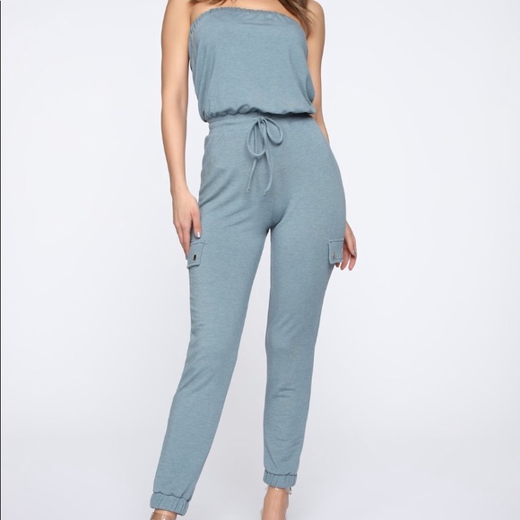 Sleeveless Jumpsuit - Picture 2 of 4